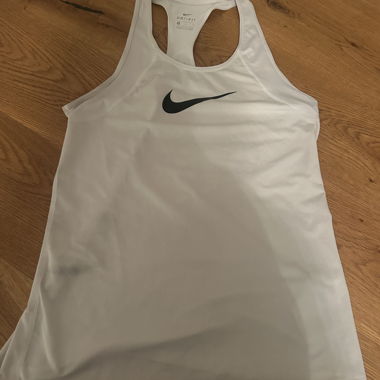 Sports top