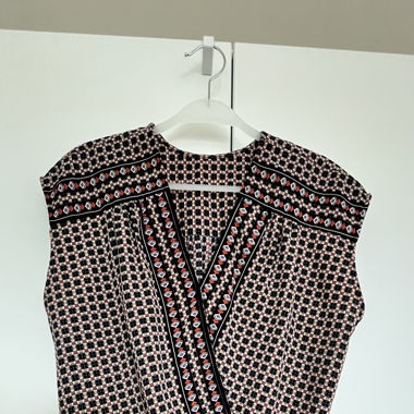Checkered sleeveless blouse