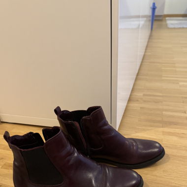 Leather boots