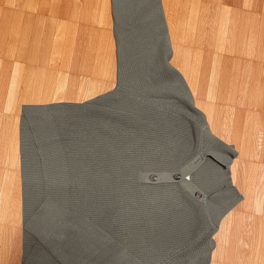 Grüner Sweater