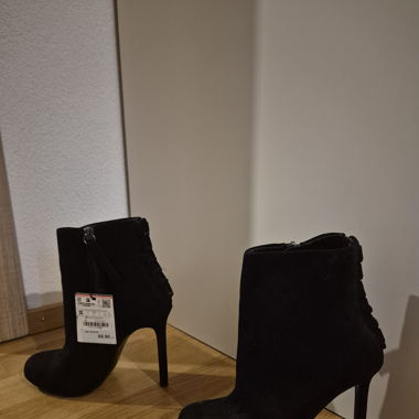 Bottines à talons neuves