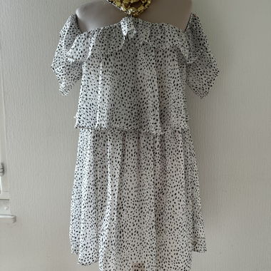 Weisses Mango Kleid mit schwarzen Punkten