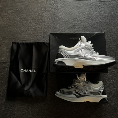 Chanel Runner