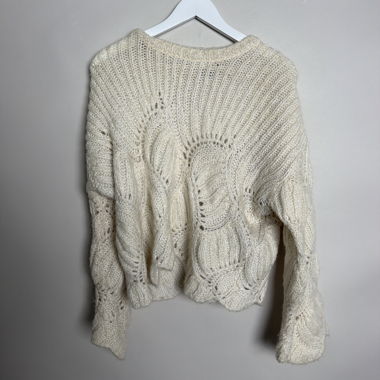 Cremiger Strickpullover