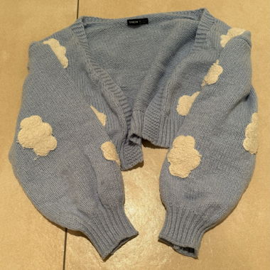 Blaue Wolken Strickjacke