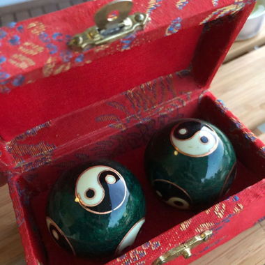 Yin Yang Klangkugeln mit Box für Handmassage