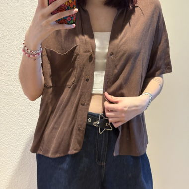 Chemise marron à boutons