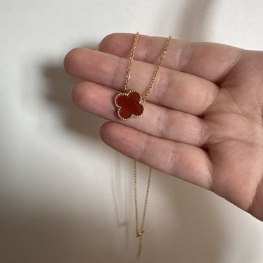 Clover red necklace