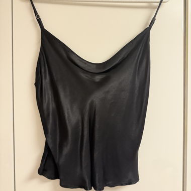 Top caraco en satin noir