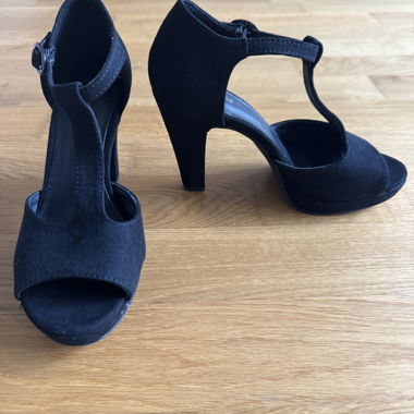 Escarpins noirs à talons hauts