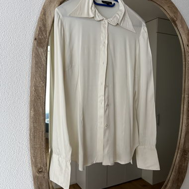 Cremefarbene Seidenbluse