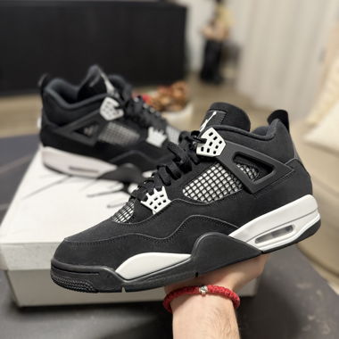 Jordan 4 Retro White Thunder taille 46
