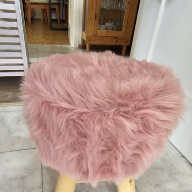 Süsser Hocker in Rosa