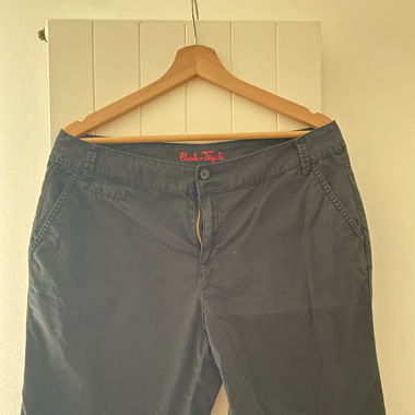 kurze schwarze Sommerhose