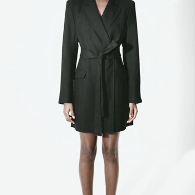 Abito blazer corto in tessuto.