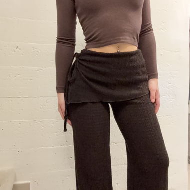 Pantalon avec jupe par-dessus