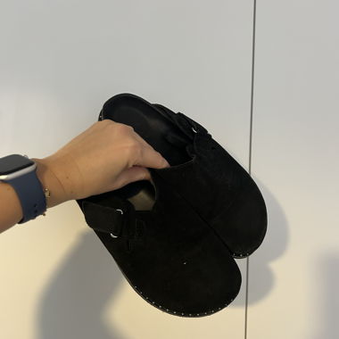 PIECES Slippers