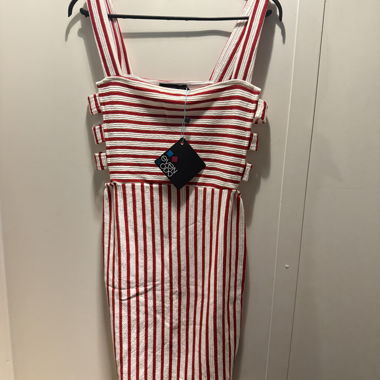 Robe rayée à bretelles