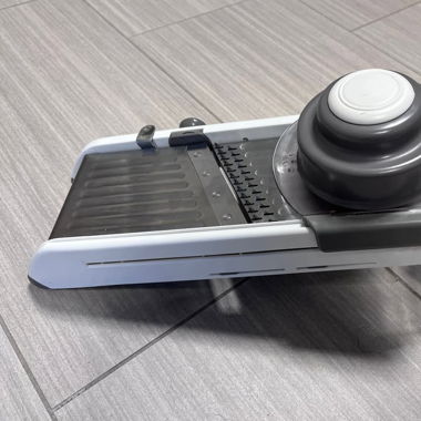 Mandoline / trancheuse comme neuve