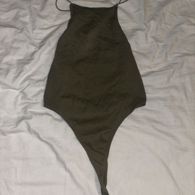 Body in Olivgrün