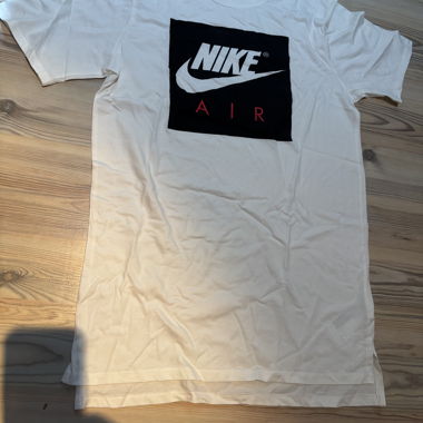 T-shirt Nike lunga