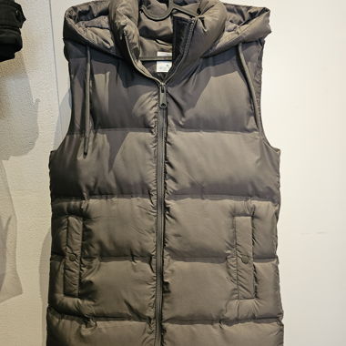 Grey padded gilet with hood