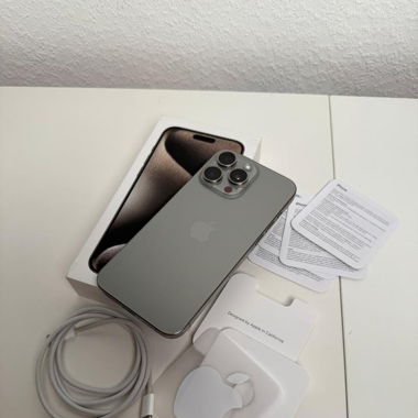 Apple iPhone 16 Pro Max 