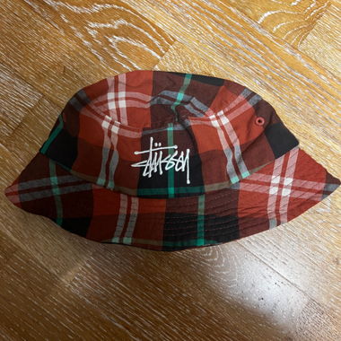 Stüssy bucket hat