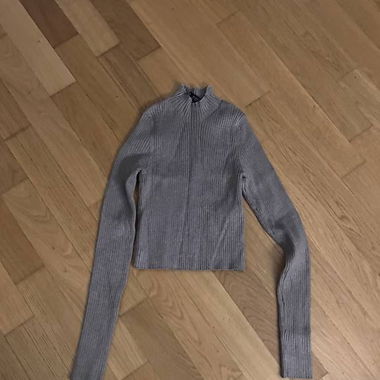 Enger Bauchfreier Pullover Grösse S