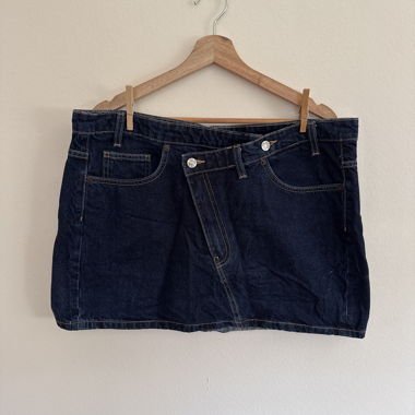 Minigonna in denim scuro