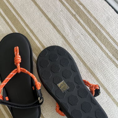 Sandales FLOWZE neuves 39