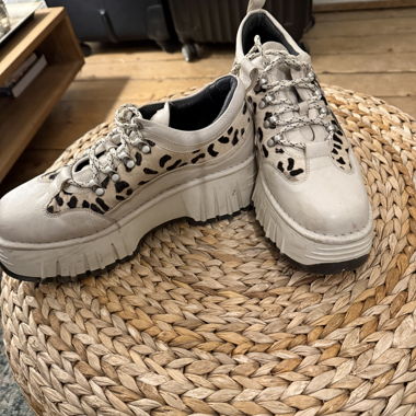 Platform sneakers
