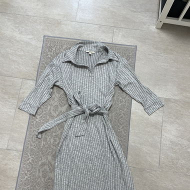 Graues Kleid Esprit