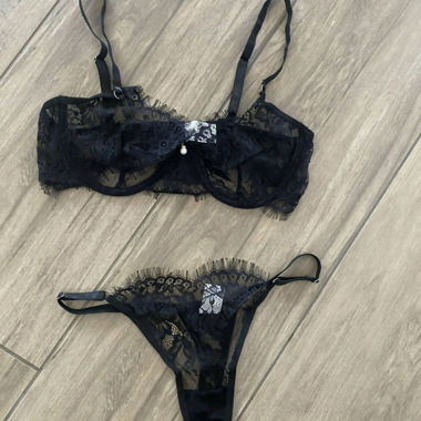 Ensemble de lingerie non porté