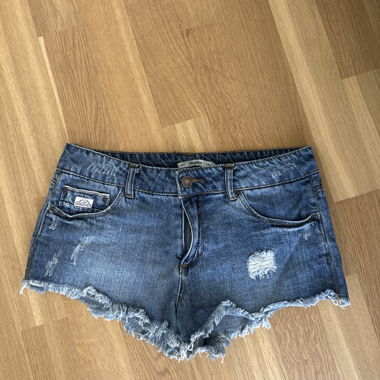 Shorts en denim découpés
