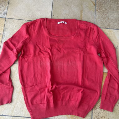 Levis Rotes Strickshirt