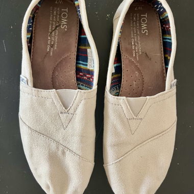 TOMS 37,5