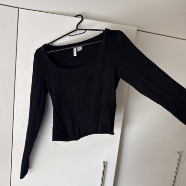 Black Ribbed Longsleeve