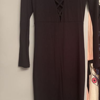 Robe noire manches longues