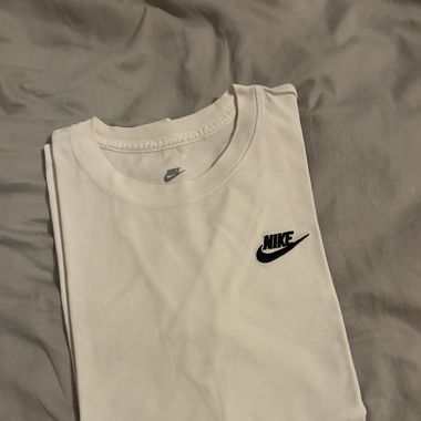 T-shirt Nike