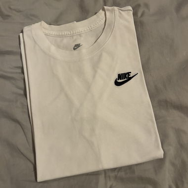 T-shirt Nike