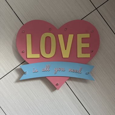 Decorazione da parete Love a forma di cuore