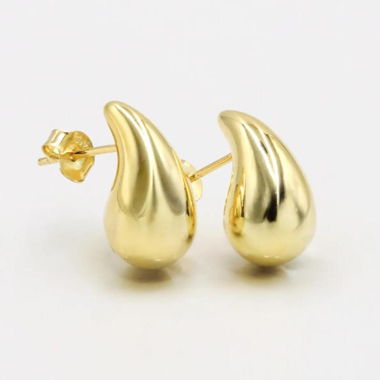 ruru studio‘s Vero Gold earrings