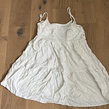 White sleeveless dress