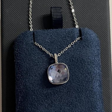 Collier violet 