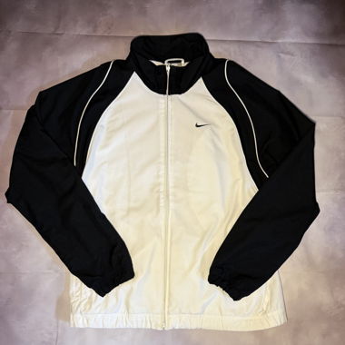 Nike Trainingsjacke – Größe S (Vintage-Stil)