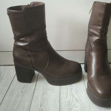 brown plateau boots