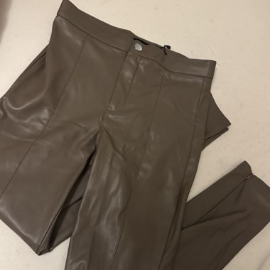 Stylische Kunstlederhose
