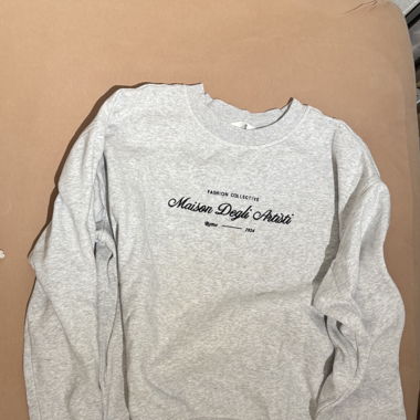 Grauer Pullover OverSize