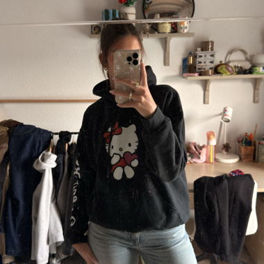 Schwarzer Hello Kitty Kapuzenpullover von Sanrio